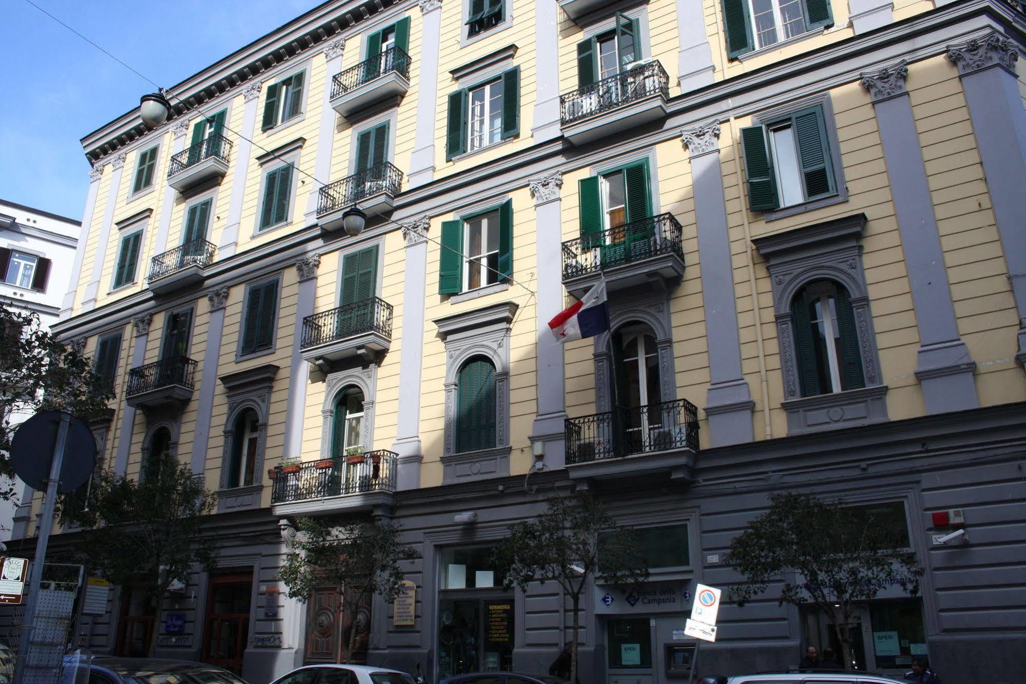 Bed and Breakfast Be Italian Flat Duomo 319 à Naples Extérieur photo