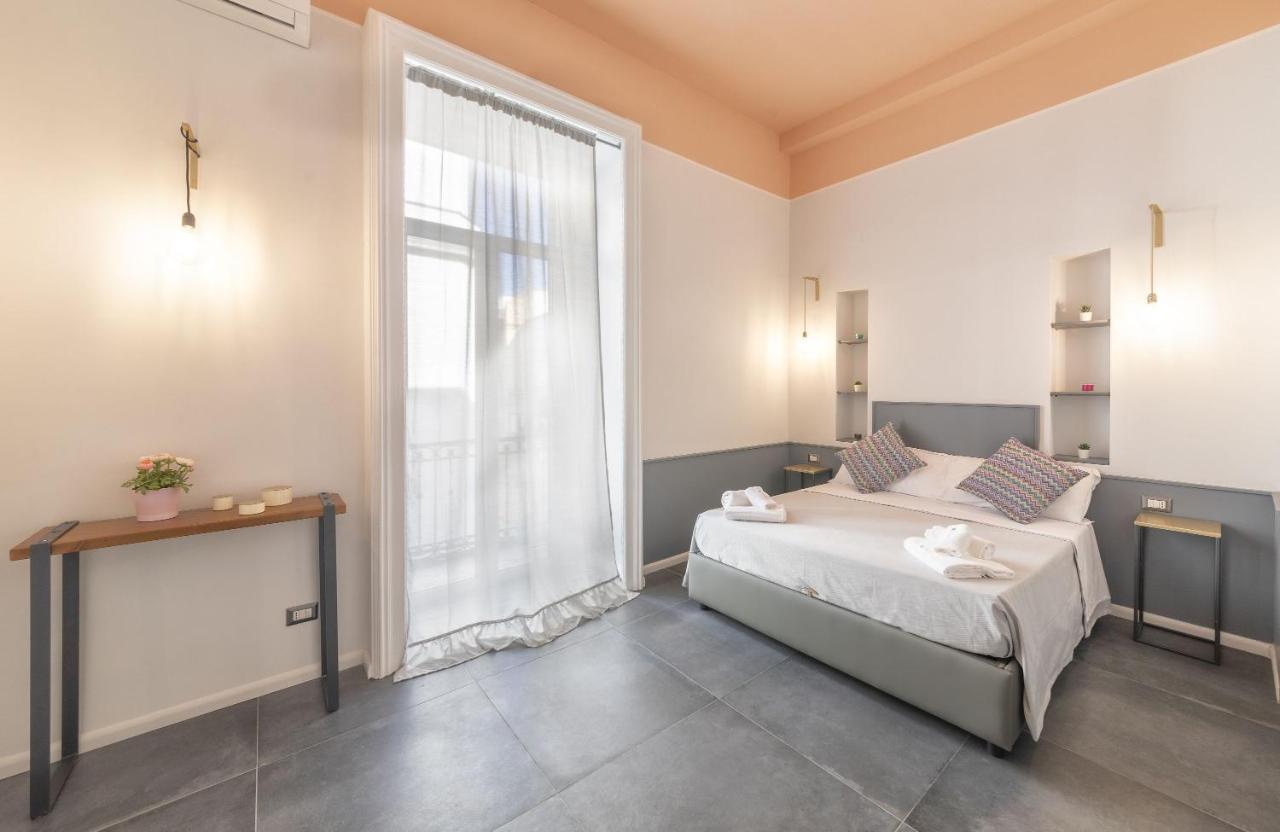 Bed and Breakfast Be Italian Flat Duomo 319 à Naples Extérieur photo