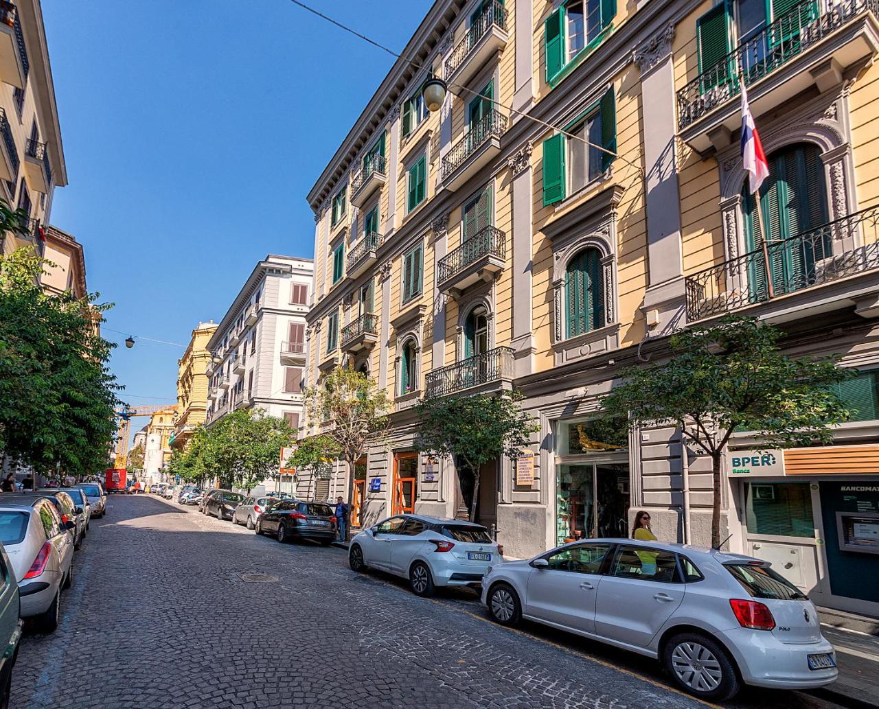 Bed and Breakfast Be Italian Flat Duomo 319 à Naples Extérieur photo