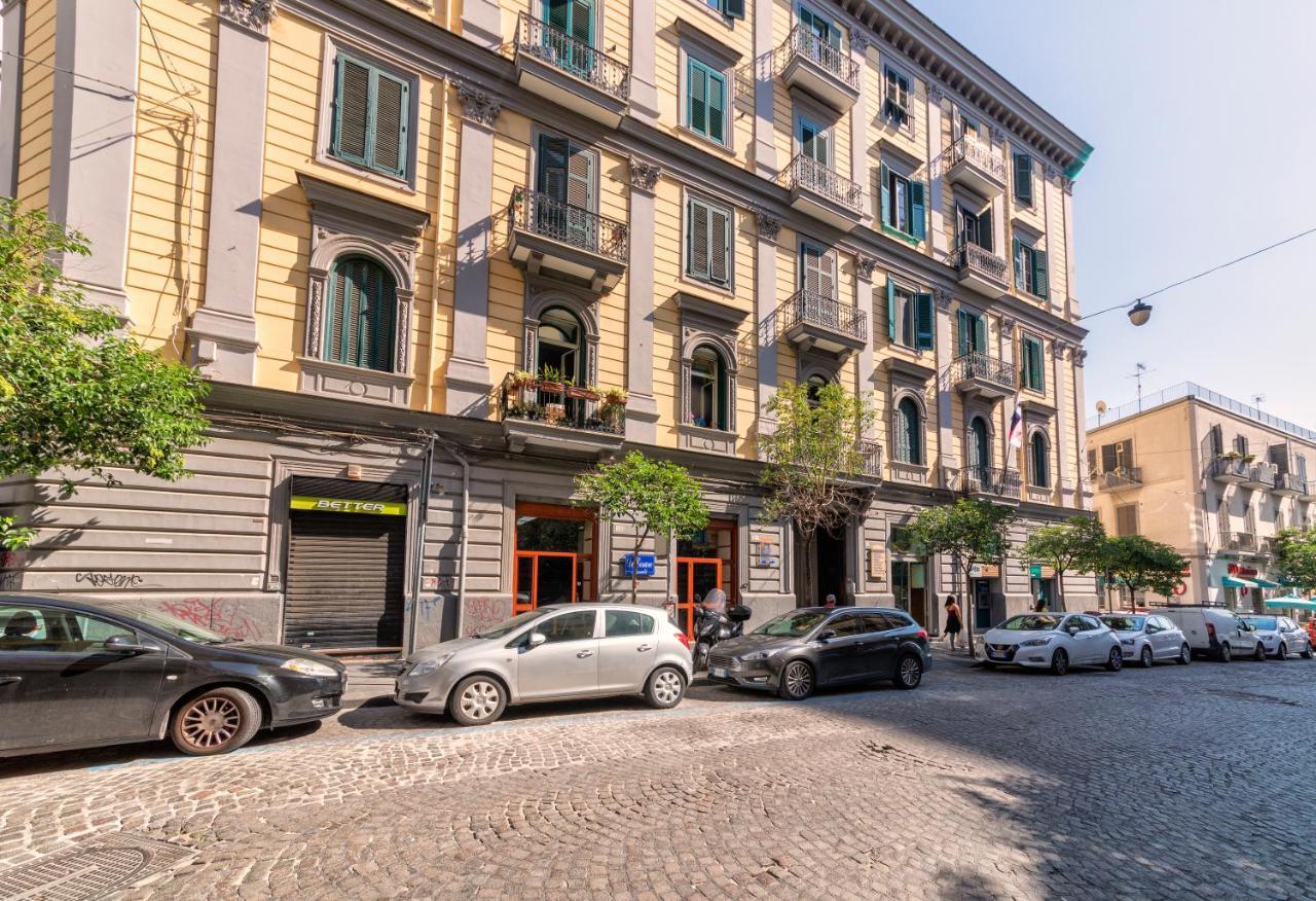 Bed and Breakfast Be Italian Flat Duomo 319 à Naples Extérieur photo