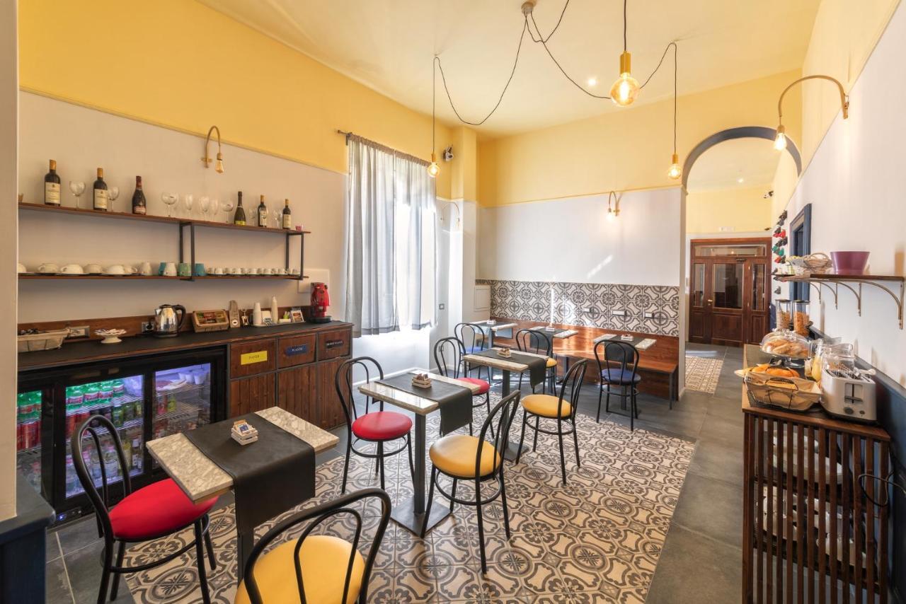 Bed and Breakfast Be Italian Flat Duomo 319 à Naples Extérieur photo