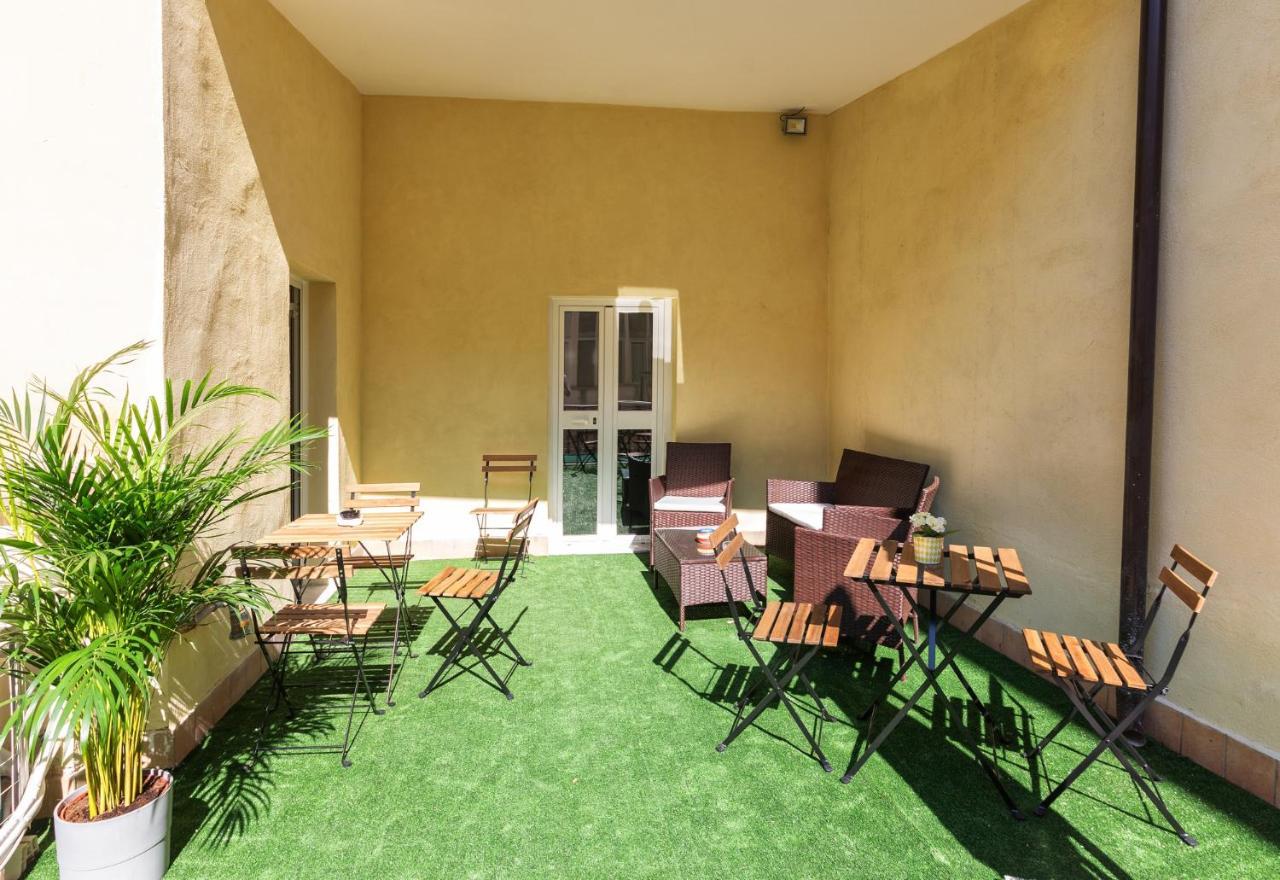 Bed and Breakfast Be Italian Flat Duomo 319 à Naples Extérieur photo