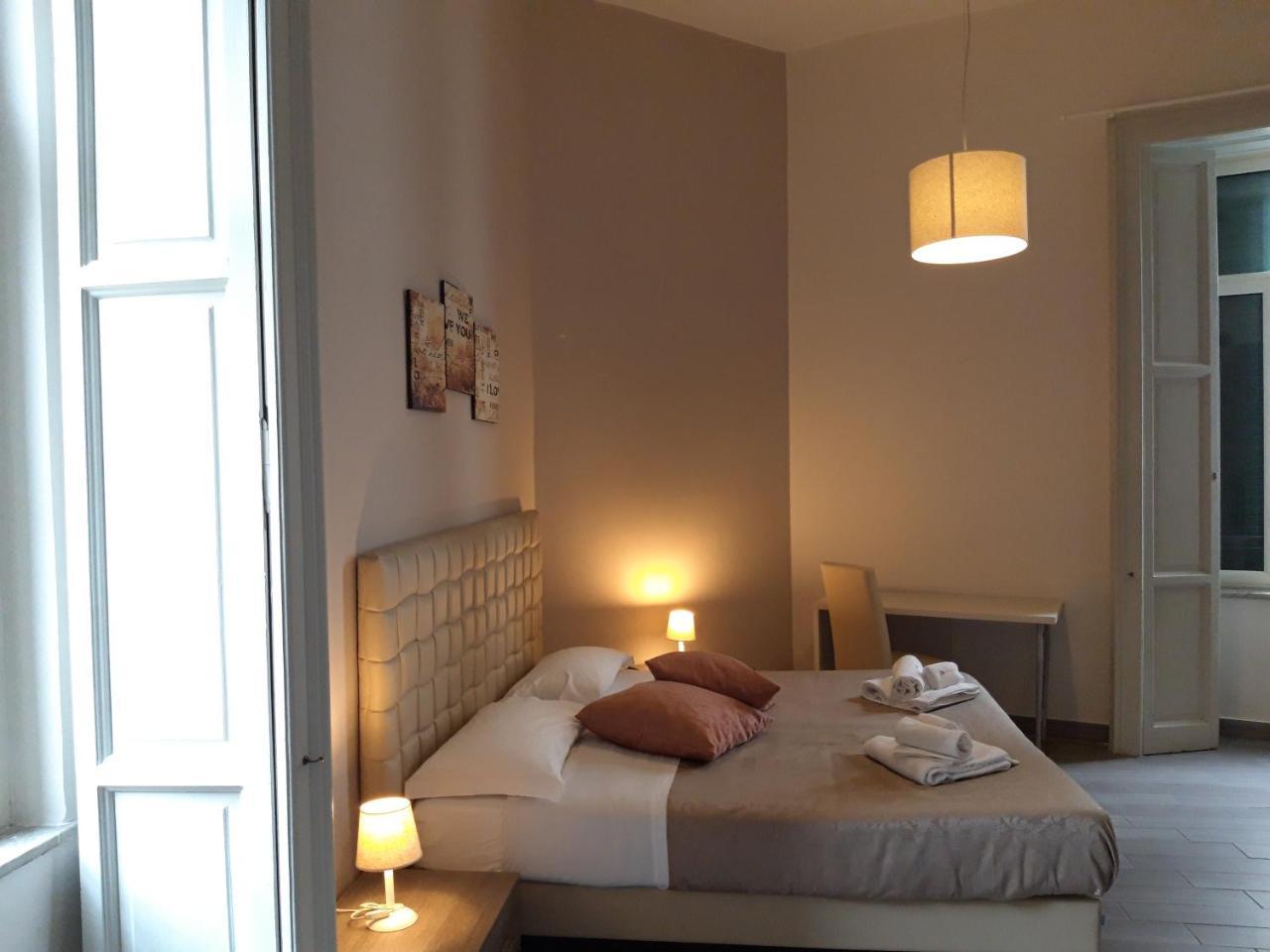 Bed and Breakfast Be Italian Flat Duomo 319 à Naples Extérieur photo