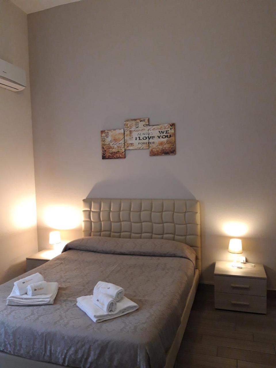 Bed and Breakfast Be Italian Flat Duomo 319 à Naples Extérieur photo