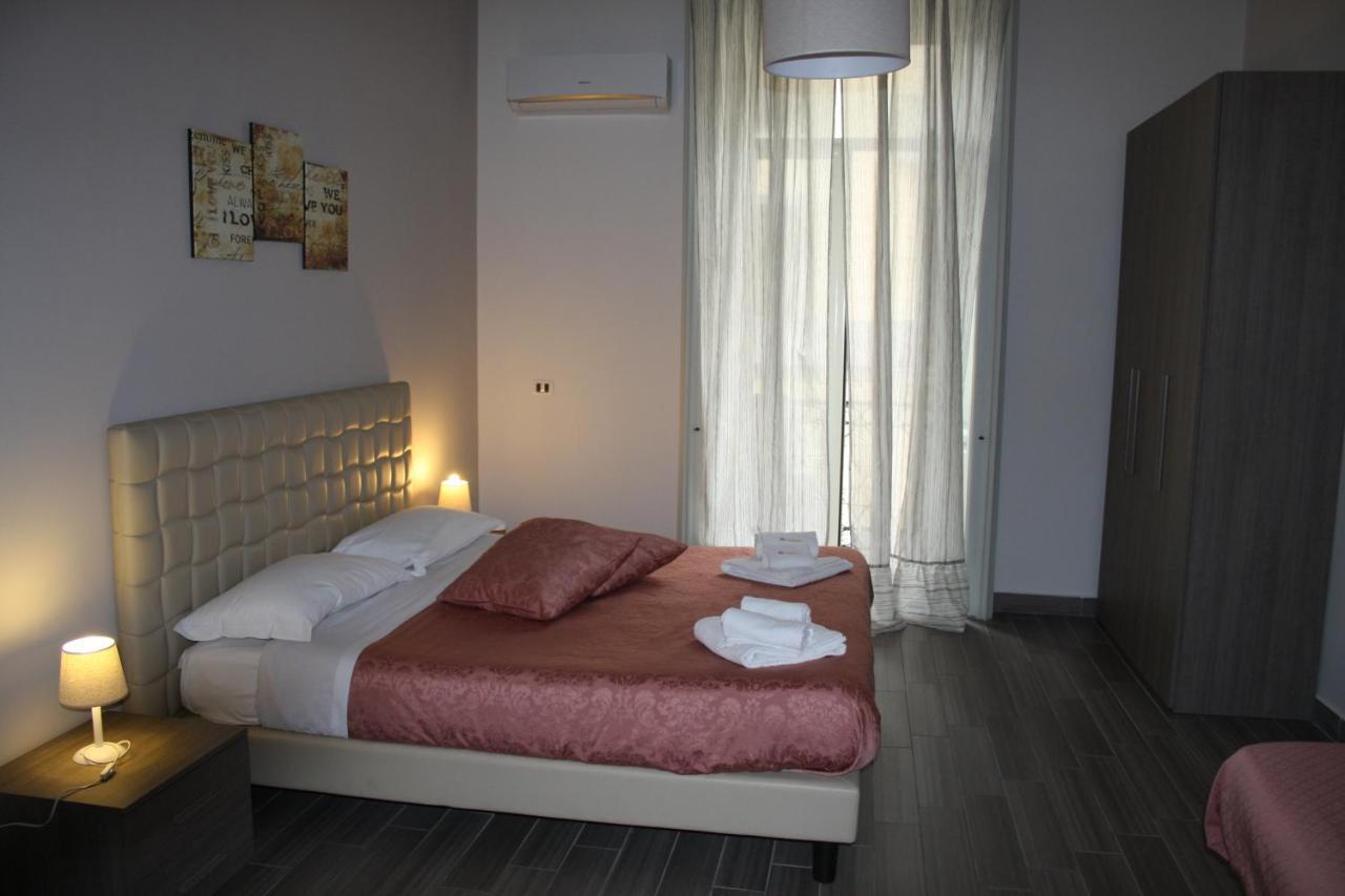 Bed and Breakfast Be Italian Flat Duomo 319 à Naples Extérieur photo